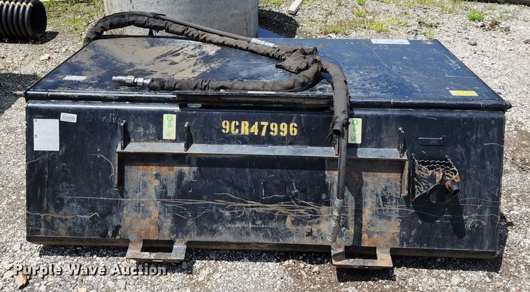image for item DL6549 Caterpillar BU118  skid steer sweeper