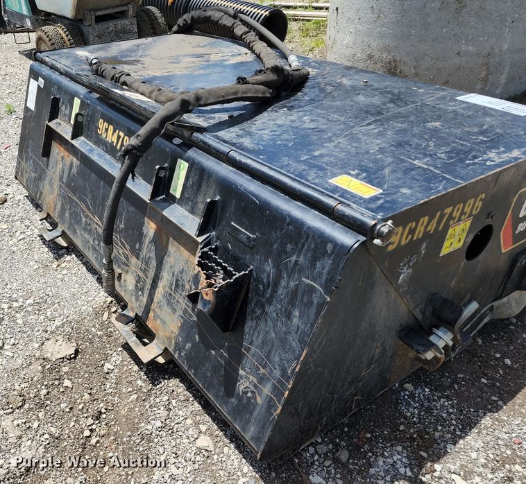 image for item DL6549 Caterpillar BU118  skid steer sweeper