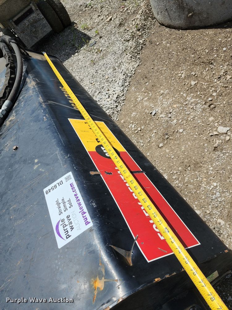 image for item DL6549 Caterpillar BU118  skid steer sweeper