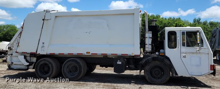 image for item DL6551 2003 Crane Carrier Low Entry refuse truck