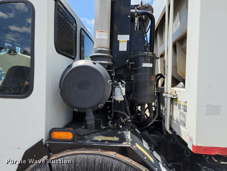 image for item DL6551 2003 Crane Carrier Low Entry refuse truck