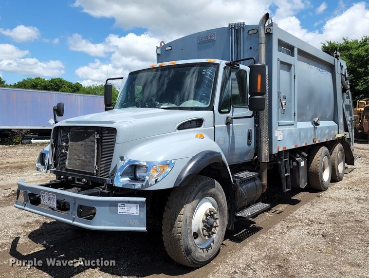 image for item DL6552 2006 International 7400  refuse truck