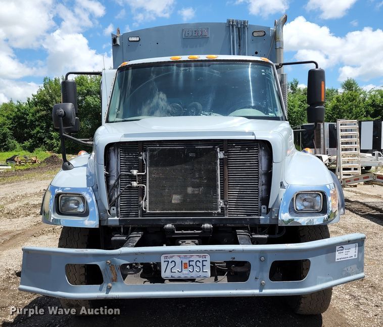 image for item DL6552 2006 International 7400  refuse truck