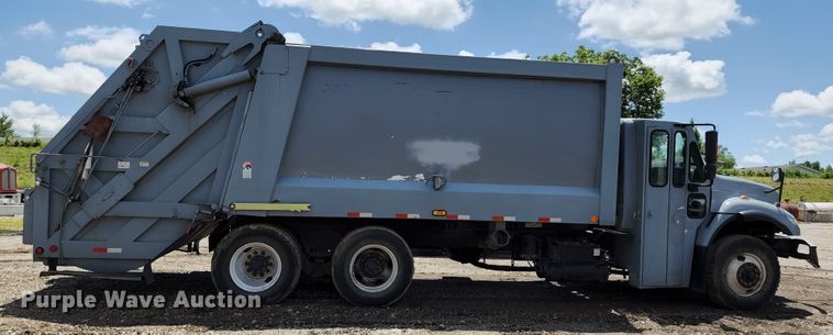 image for item DL6552 2006 International 7400  refuse truck