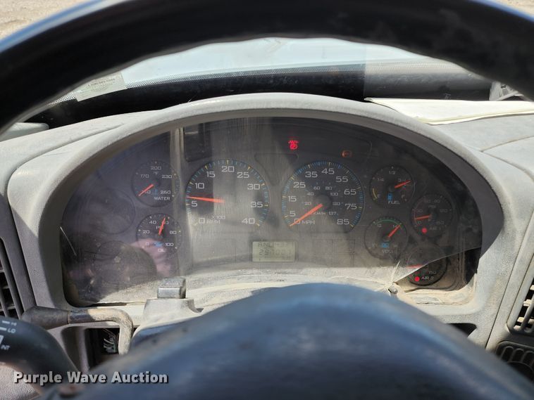 image for item DL6552 2006 International 7400  refuse truck