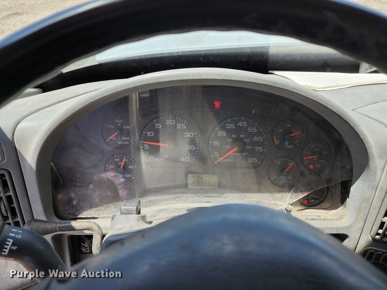 image for item DL6552 2006 International 7400  refuse truck