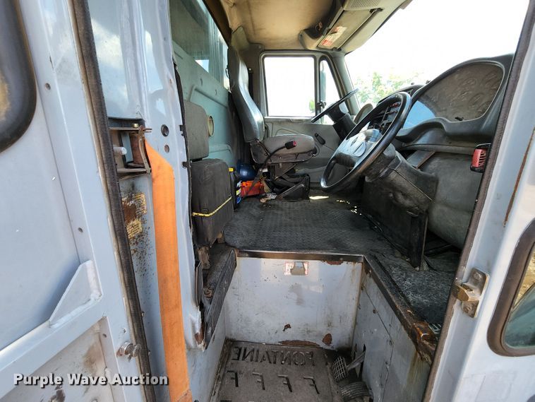 image for item DL6552 2006 International 7400  refuse truck