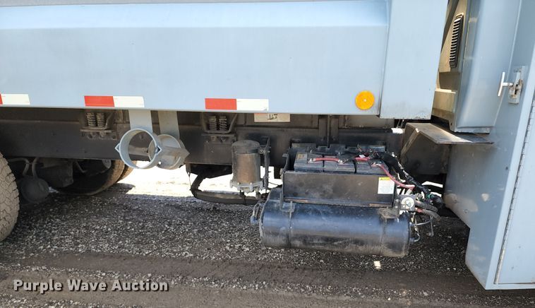 image for item DL6552 2006 International 7400  refuse truck