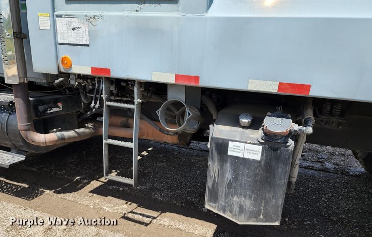 image for item DL6552 2006 International 7400  refuse truck