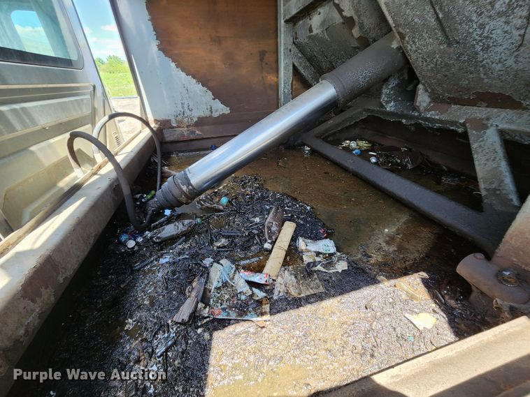 image for item DL6552 2006 International 7400  refuse truck