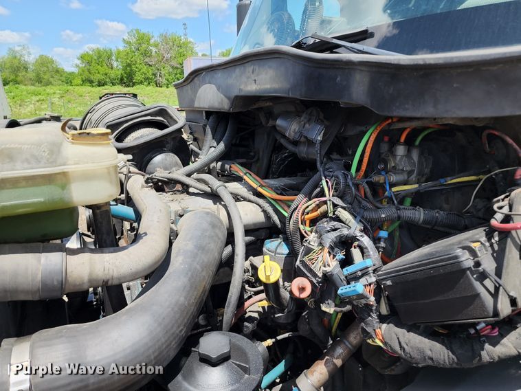 image for item DL6552 2006 International 7400  refuse truck