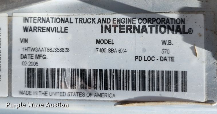 image for item DL6552 2006 International 7400  refuse truck
