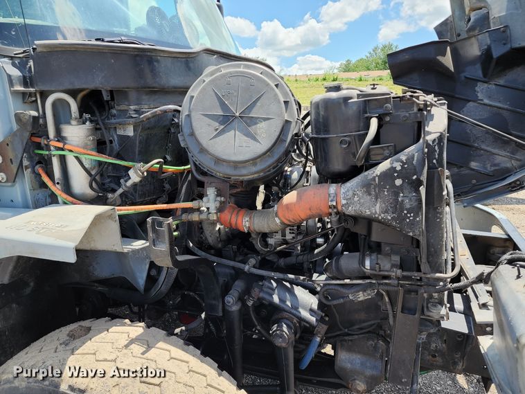 image for item DL6552 2006 International 7400  refuse truck