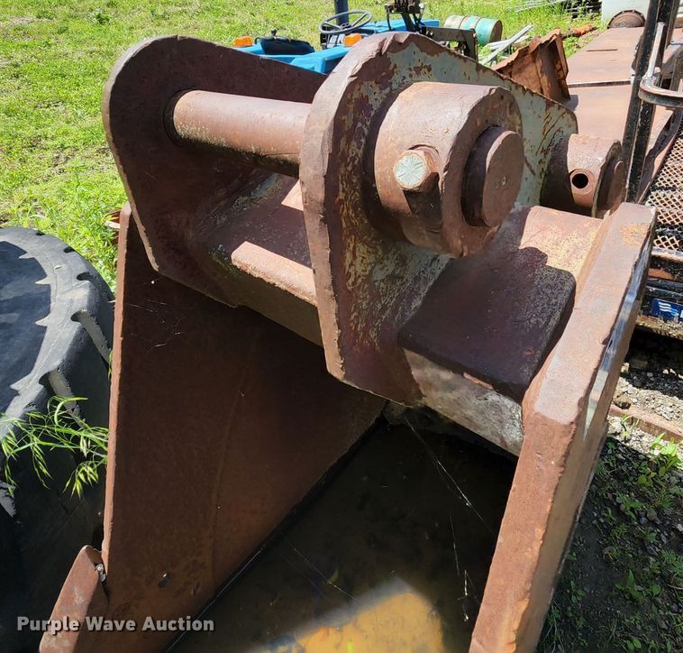 image for item DL6556 Esco  excavator bucket