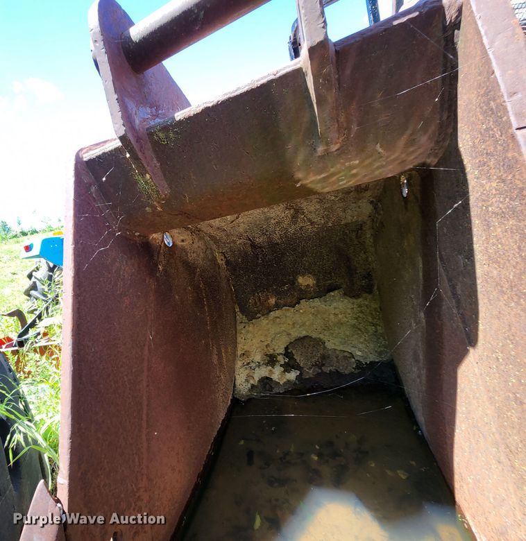 image for item DL6556 Esco  excavator bucket