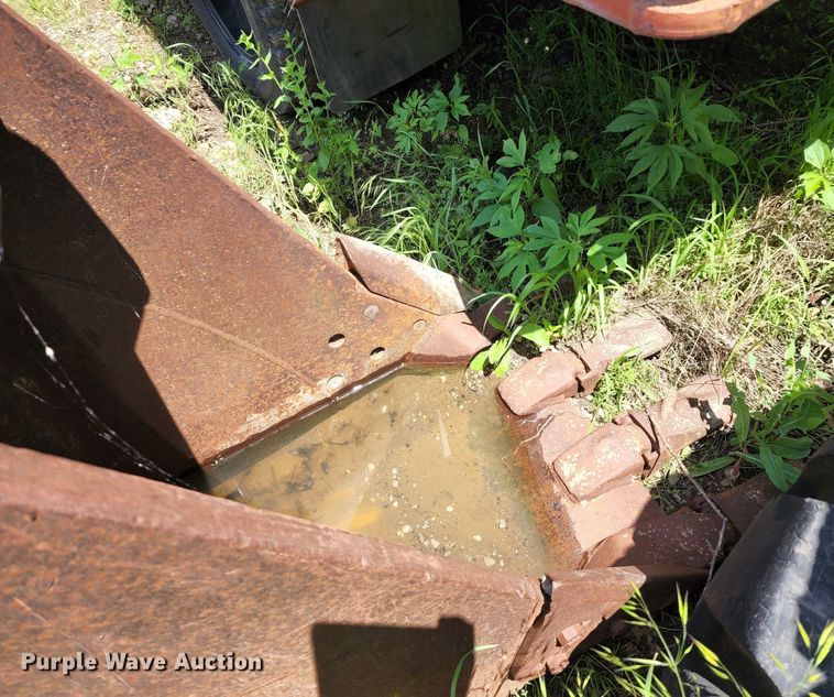 image for item DL6556 Esco  excavator bucket