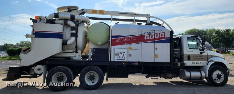 image for item DL6559 2015 International DuraStar 4400  hydrovac truck