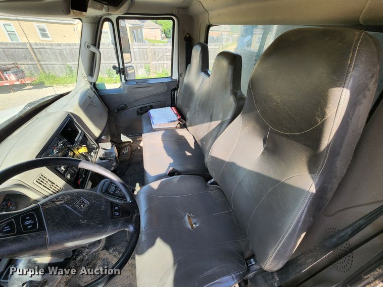 image for item DL6559 2015 International DuraStar 4400  hydrovac truck