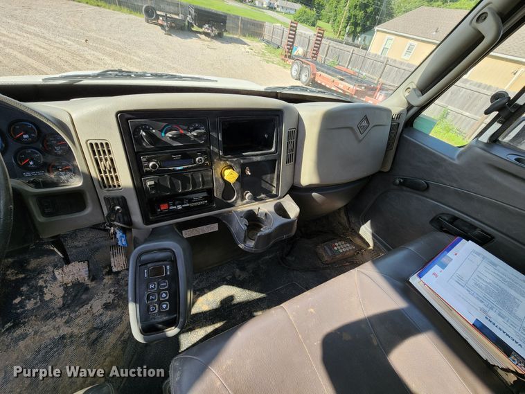 image for item DL6559 2015 International DuraStar 4400  hydrovac truck