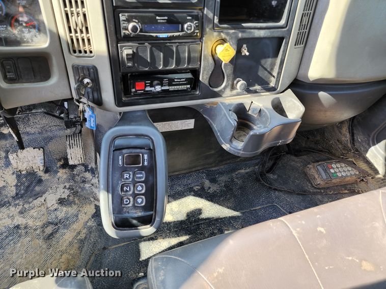 image for item DL6559 2015 International DuraStar 4400  hydrovac truck