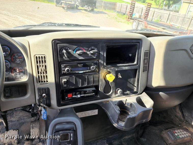 image for item DL6559 2015 International DuraStar 4400  hydrovac truck