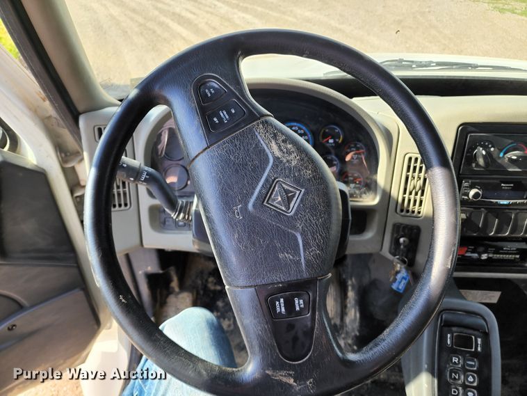 image for item DL6559 2015 International DuraStar 4400  hydrovac truck