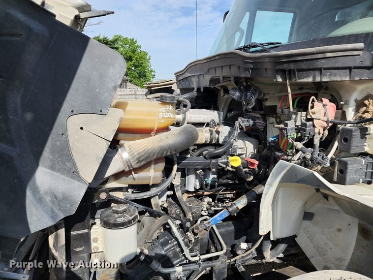 image for item DL6559 2015 International DuraStar 4400  hydrovac truck