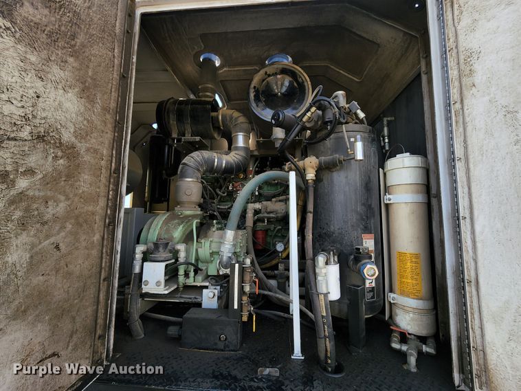 image for item DL6559 2015 International DuraStar 4400  hydrovac truck