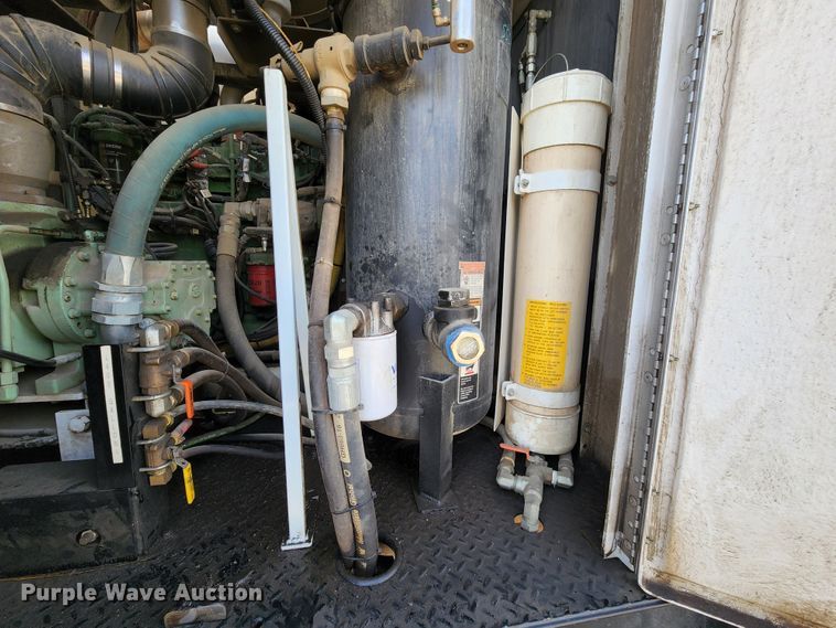 image for item DL6559 2015 International DuraStar 4400  hydrovac truck