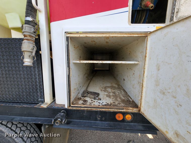 image for item DL6559 2015 International DuraStar 4400  hydrovac truck