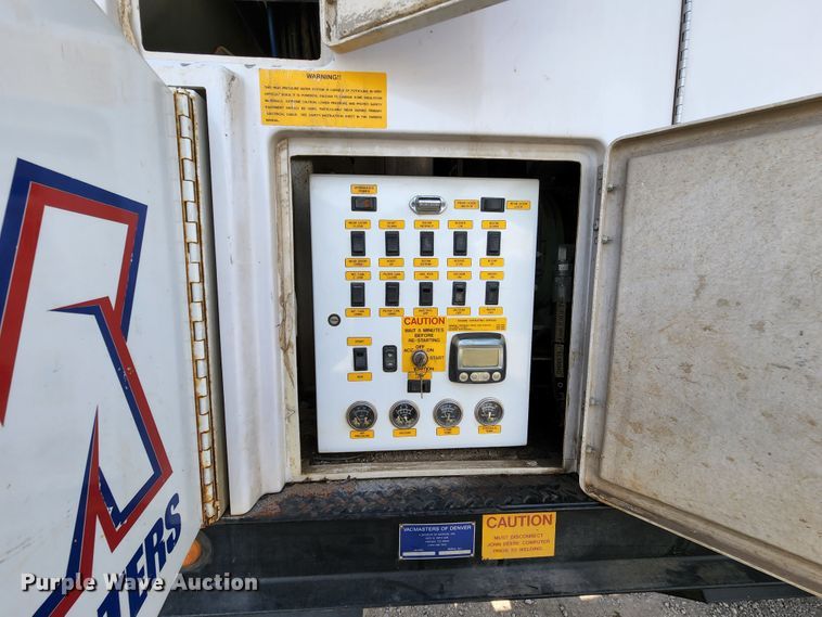 image for item DL6559 2015 International DuraStar 4400  hydrovac truck