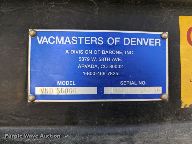 image for item DL6559 2015 International DuraStar 4400  hydrovac truck