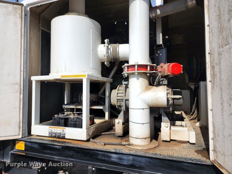 image for item DL6559 2015 International DuraStar 4400  hydrovac truck