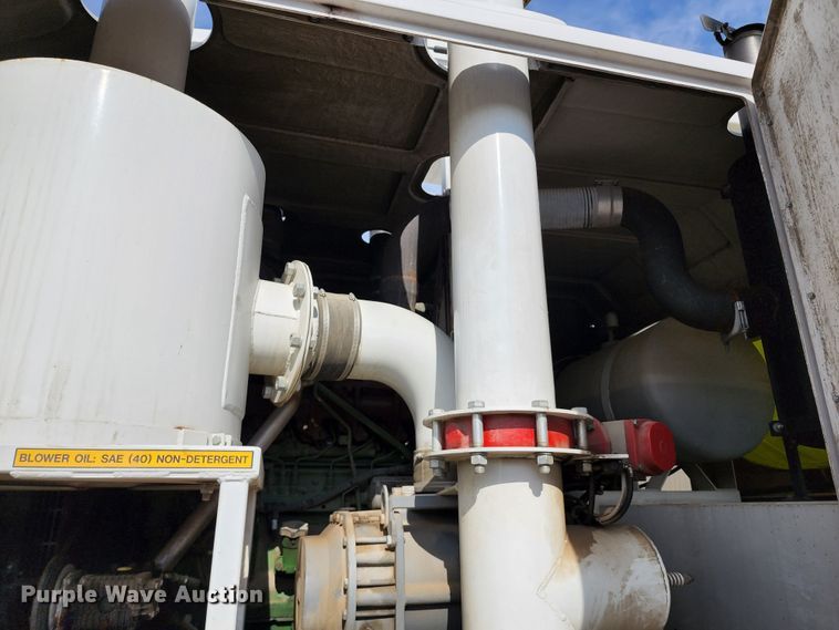 image for item DL6559 2015 International DuraStar 4400  hydrovac truck