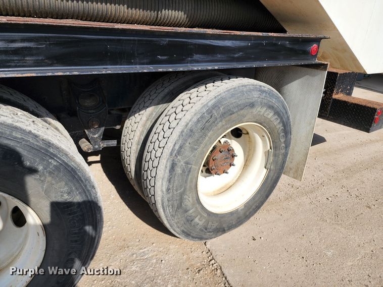 image for item DL6559 2015 International DuraStar 4400  hydrovac truck