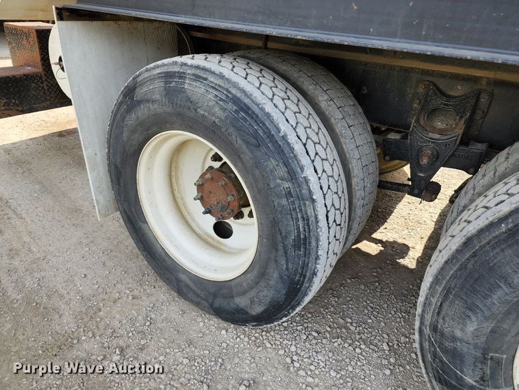 image for item DL6559 2015 International DuraStar 4400  hydrovac truck