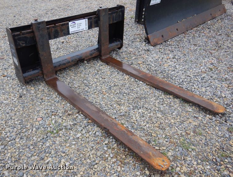 image for item DN0300 Caterpillar  skid steer forks