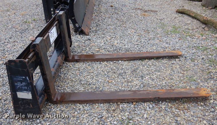 image for item DN0300 Caterpillar  skid steer forks