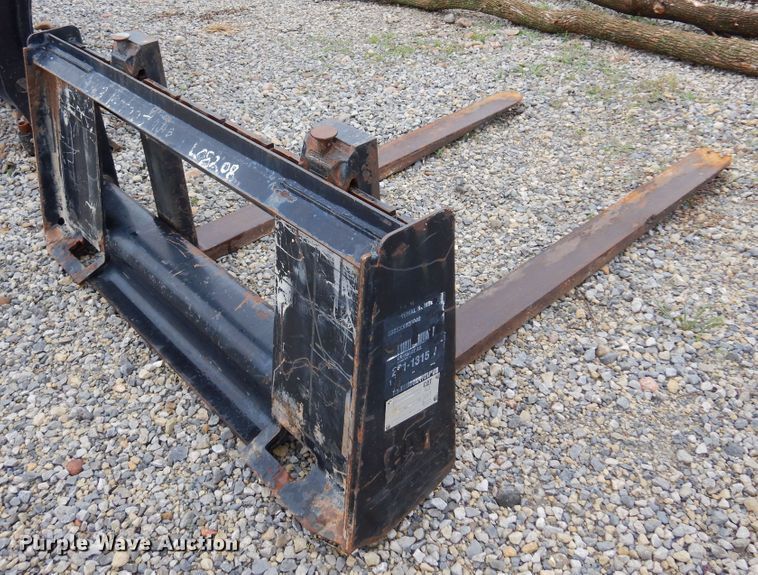 image for item DN0300 Caterpillar  skid steer forks