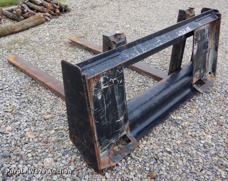 image for item DN0300 Caterpillar  skid steer forks