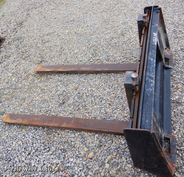 image for item DN0300 Caterpillar  skid steer forks