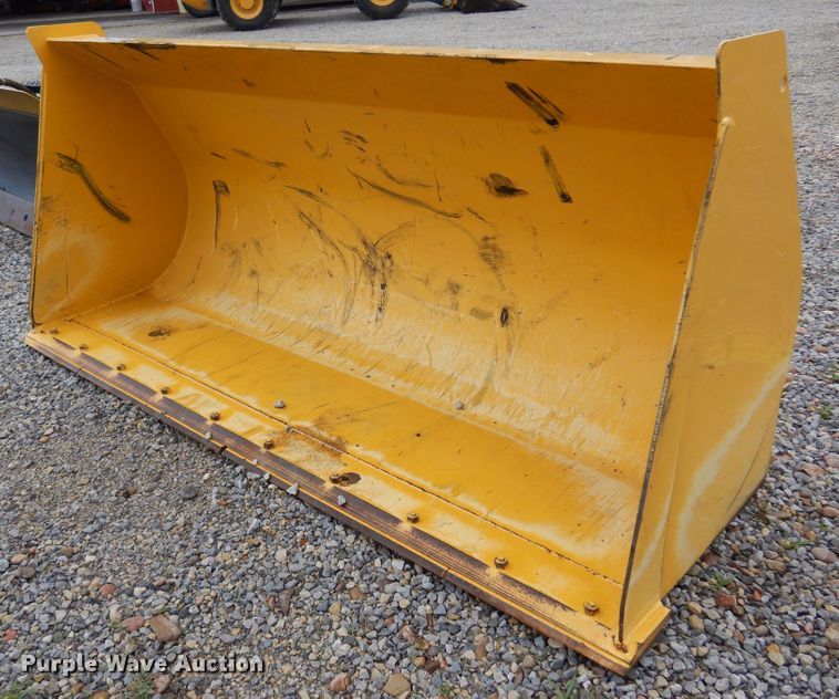 image for item DN0302 John Deere  bucket