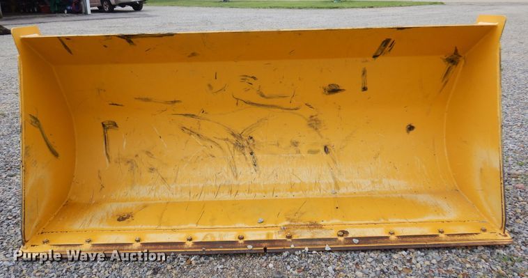 image for item DN0302 John Deere  bucket