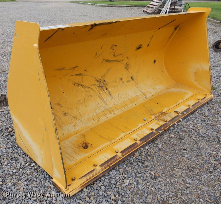 image for item DN0302 John Deere  bucket