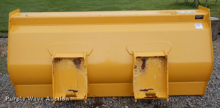 image for item DN0302 John Deere  bucket