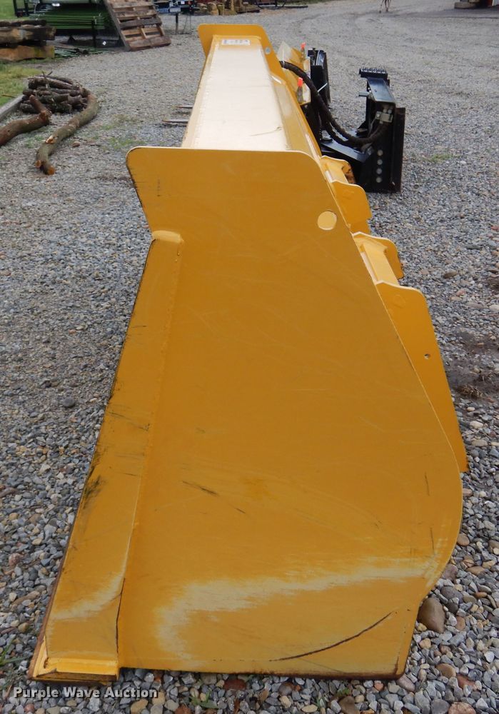 image for item DN0302 John Deere  bucket