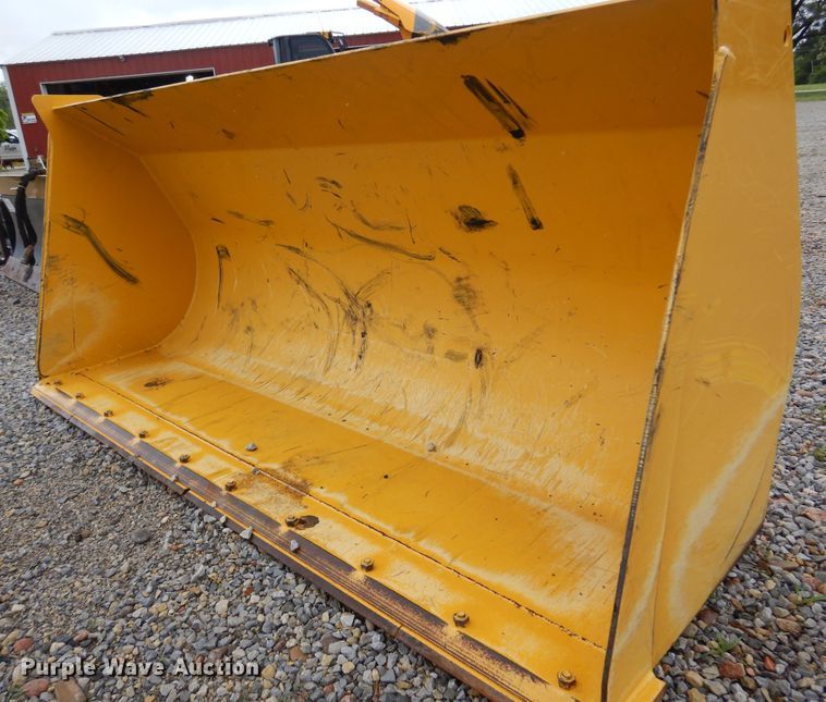 image for item DN0302 John Deere  bucket