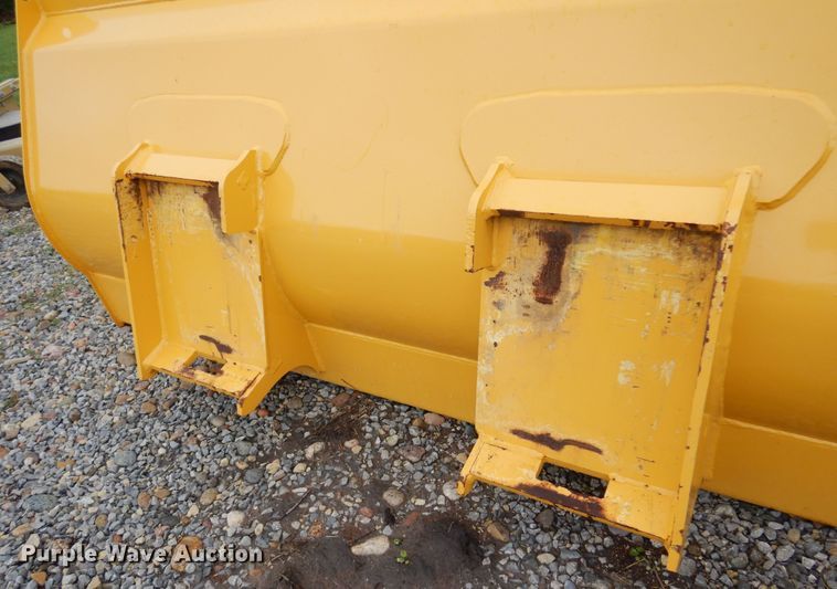 image for item DN0302 John Deere  bucket