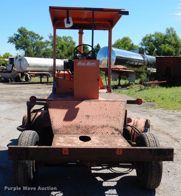 image for item DN0371 1999 Broce RC350  broom