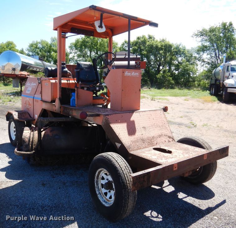 image for item DN0371 1999 Broce RC350  broom